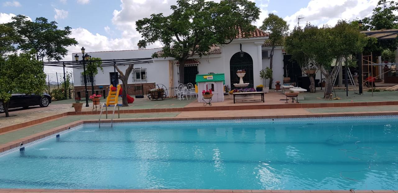 Casa Rural Los Naranjos Piscina Y Pista Tenis Privada Holiday home