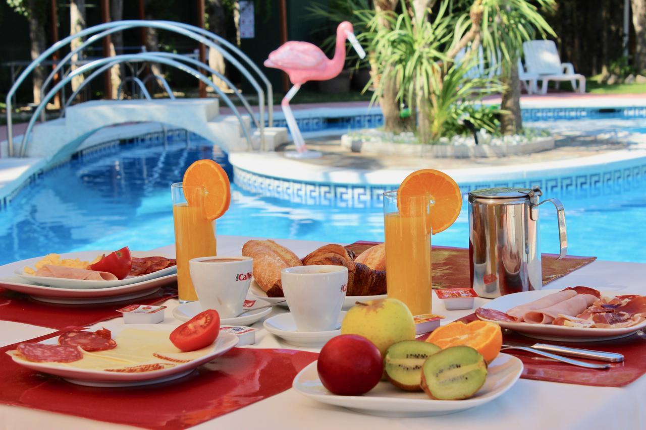 Ampuria Hotel 3*