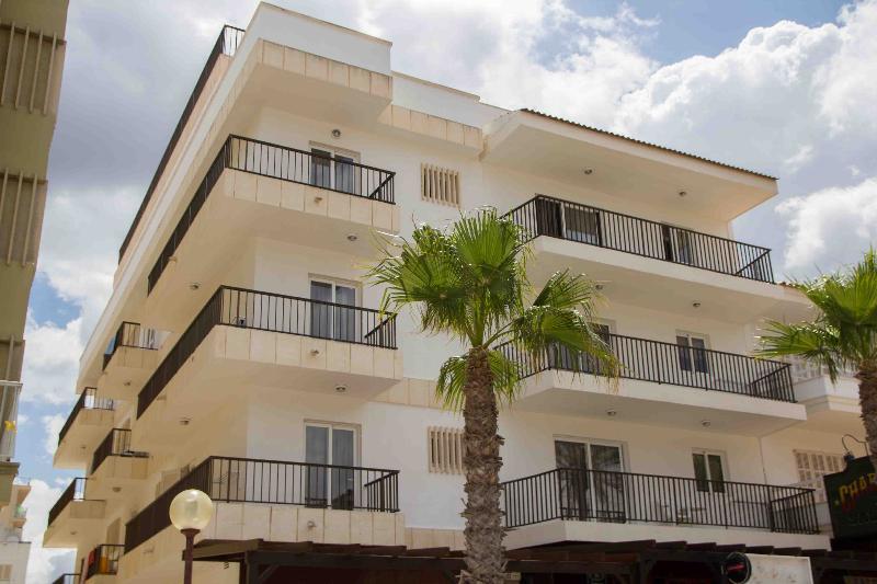 Hotel Apts. Charly's Can Picafort (Mallorca)