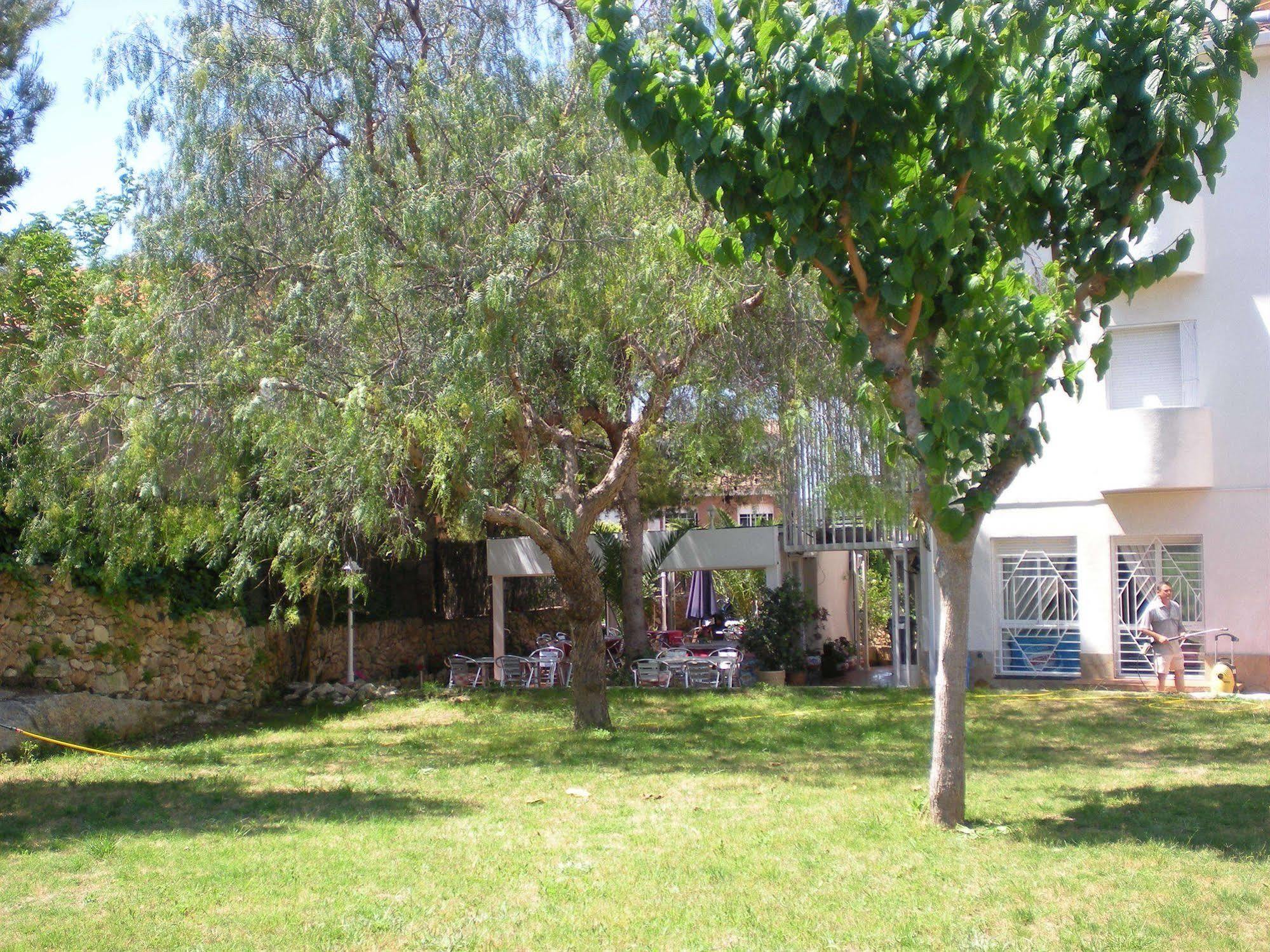 Oreneta Hotel 2*