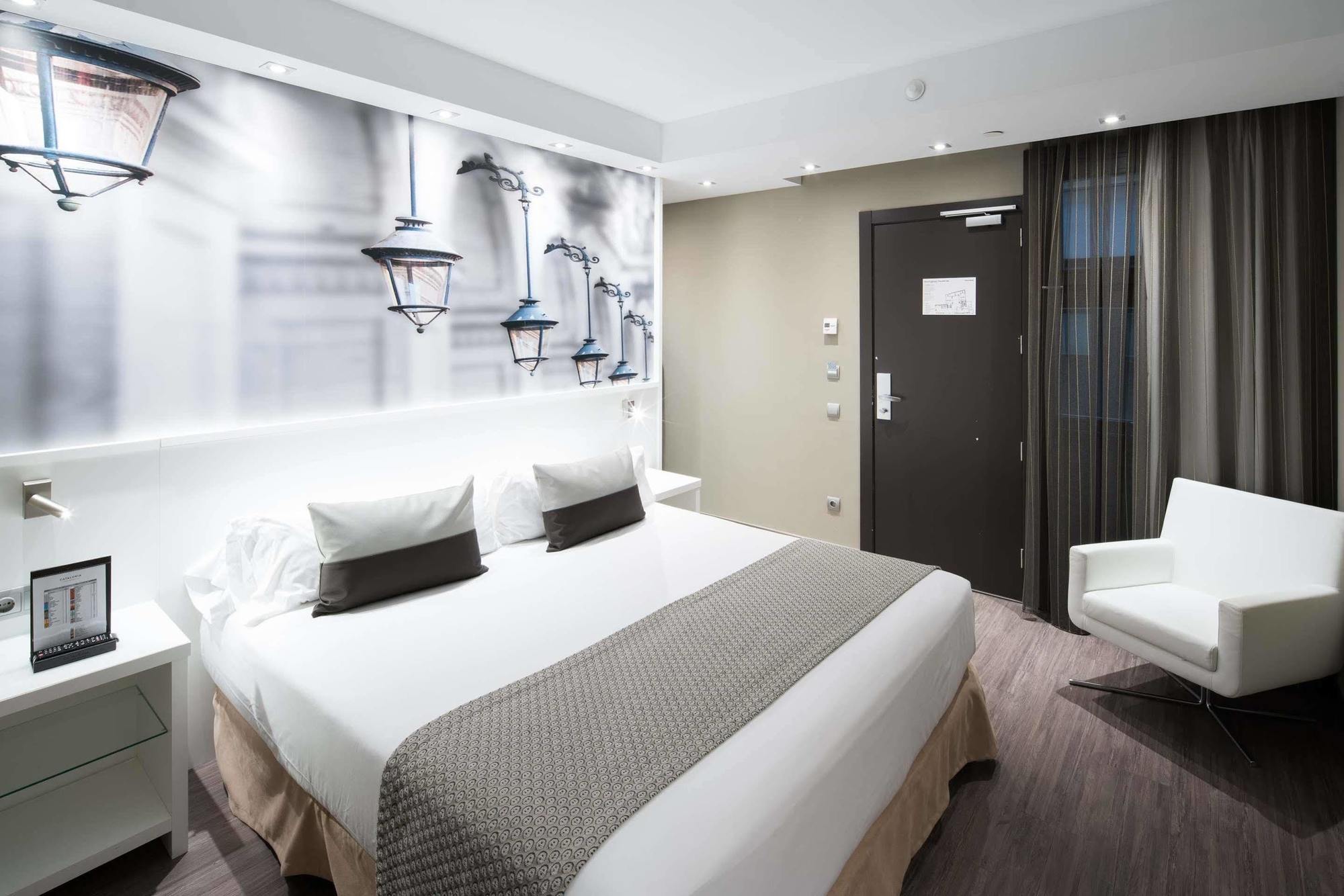 Hotel Catalonia Avinyo
