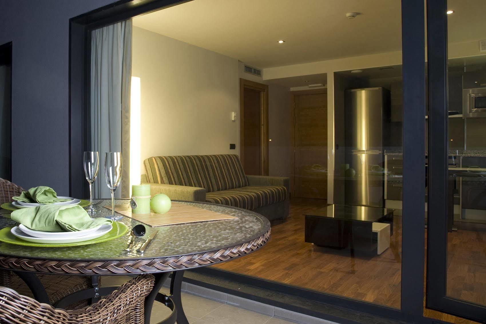 Aparthotel San Fermin 4*