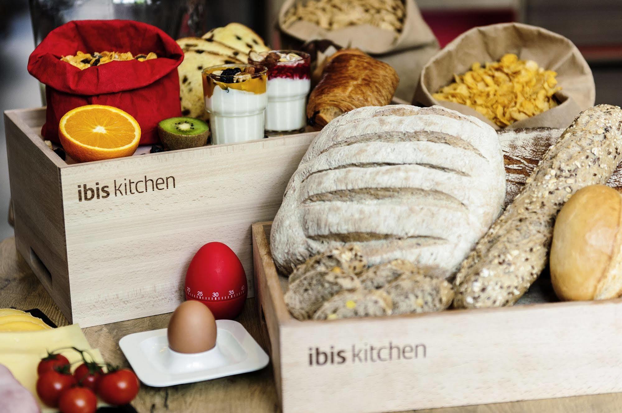 Ibis Barcelona Santa Coloma 2*