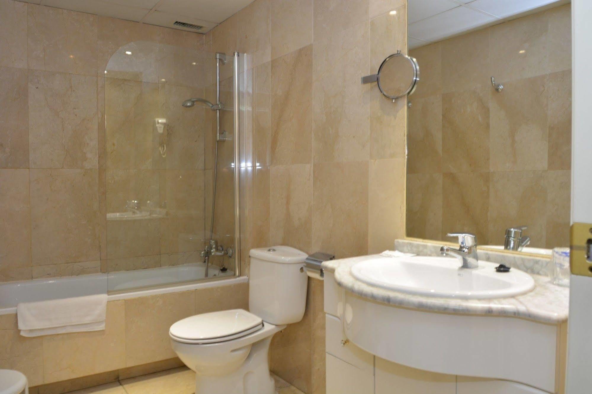 Hotel Madrid Torrejon Plaza 2*