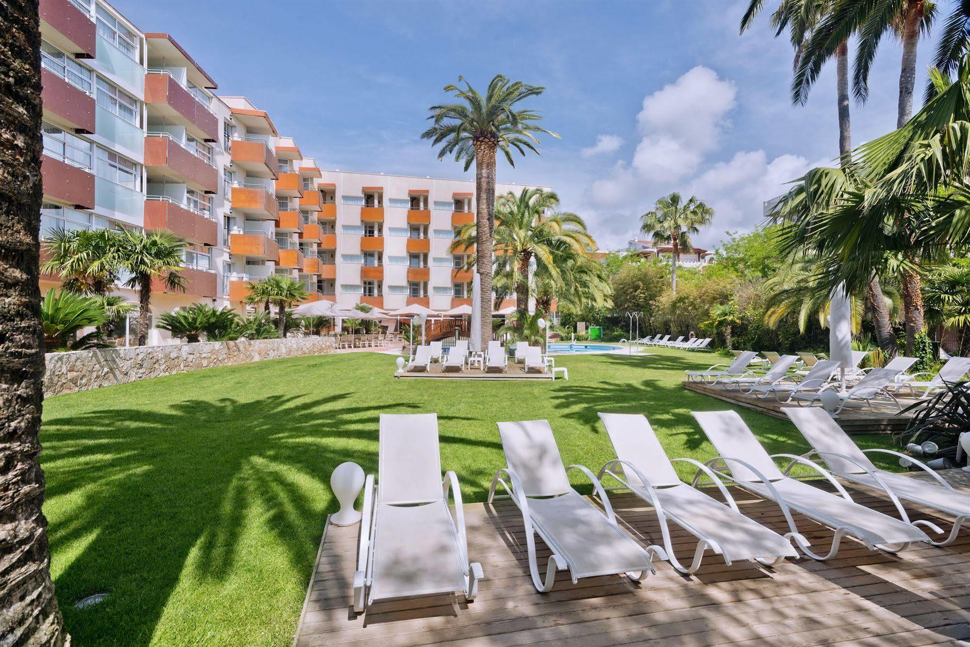 Monica Hotel
