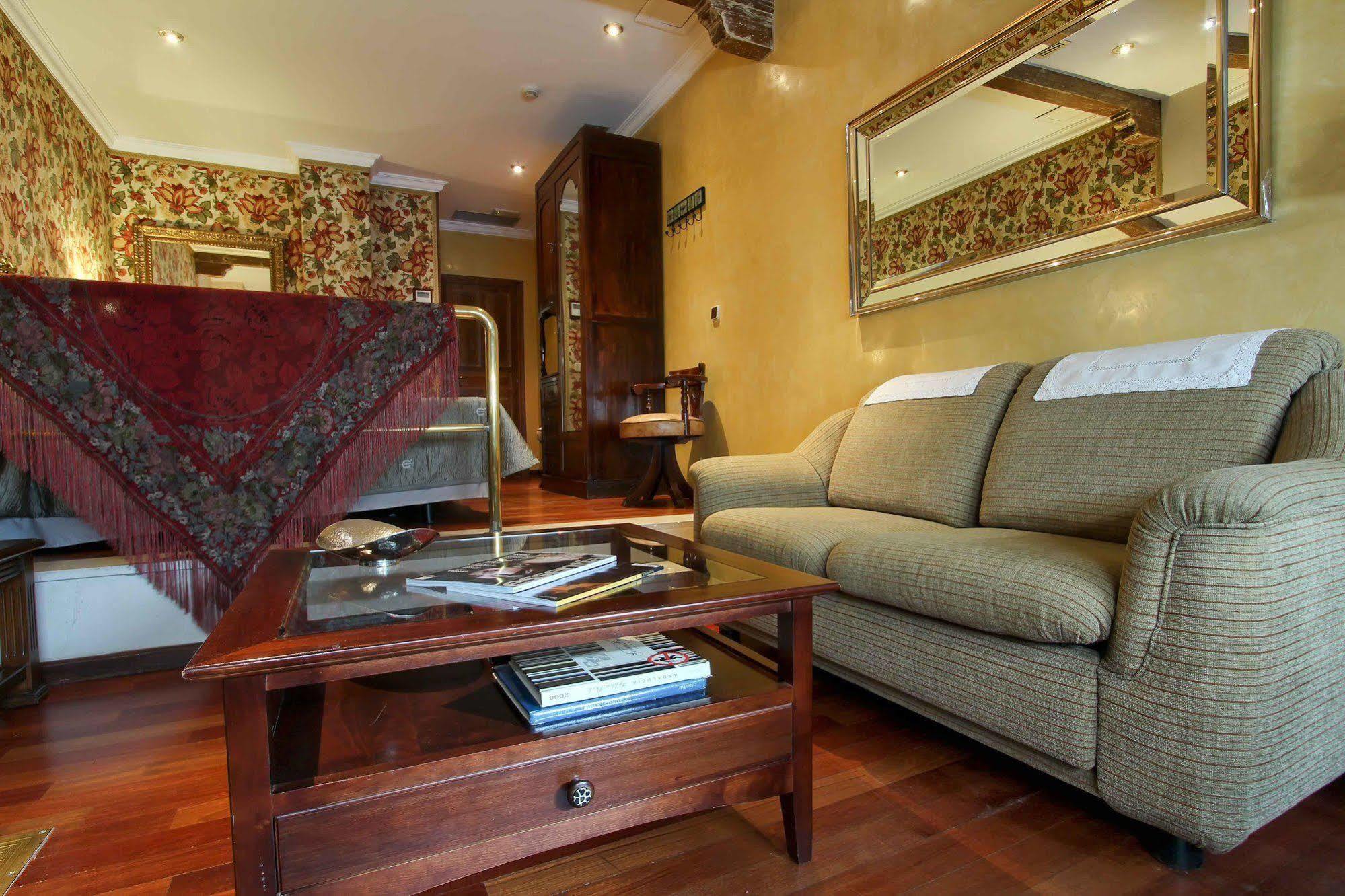 Alabardero Hotel 4*