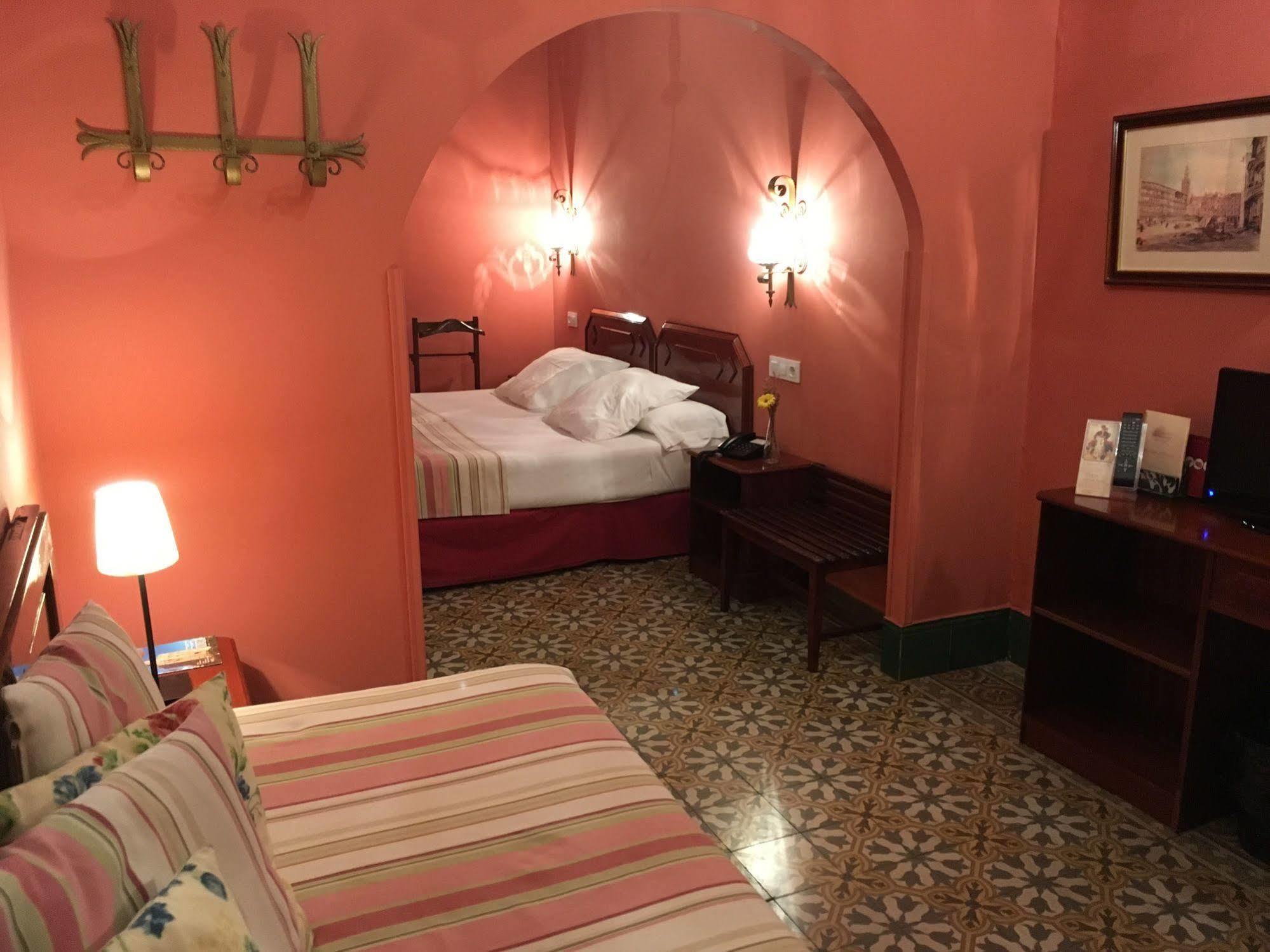 Hotel Abanico 3*