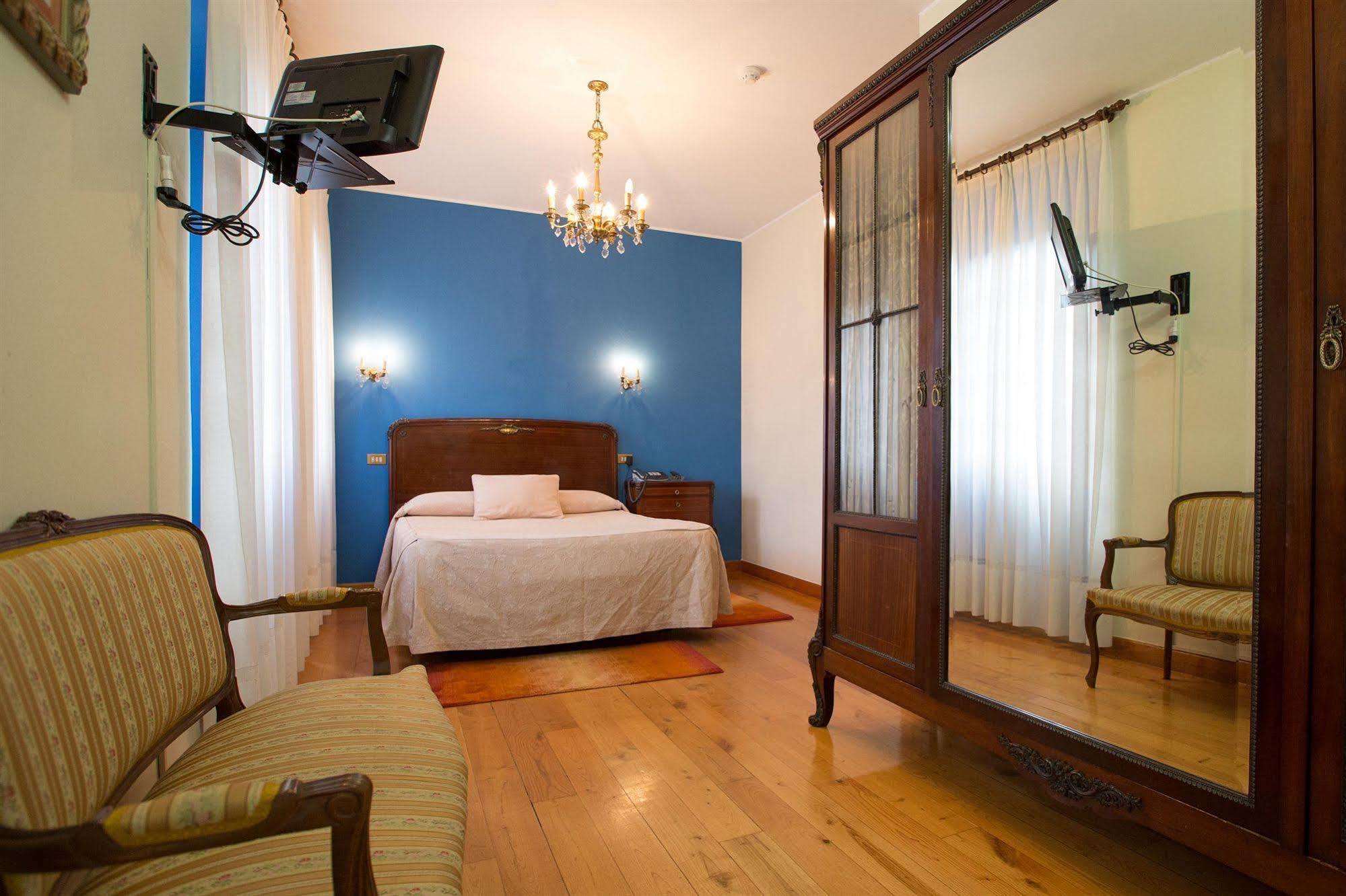 Casa España Hotel Villaviciosa (Asturias)