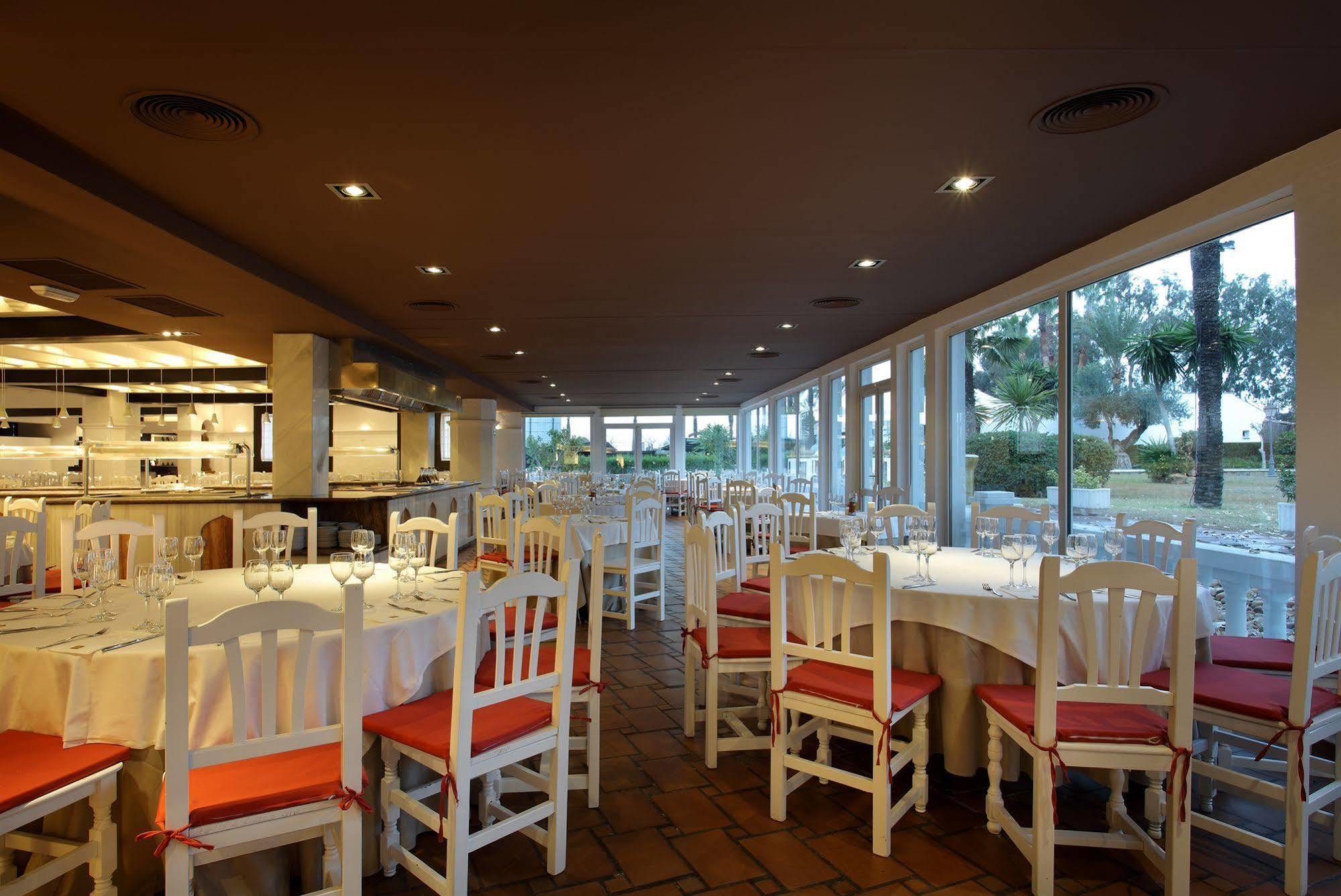 Hotel Abades 4*