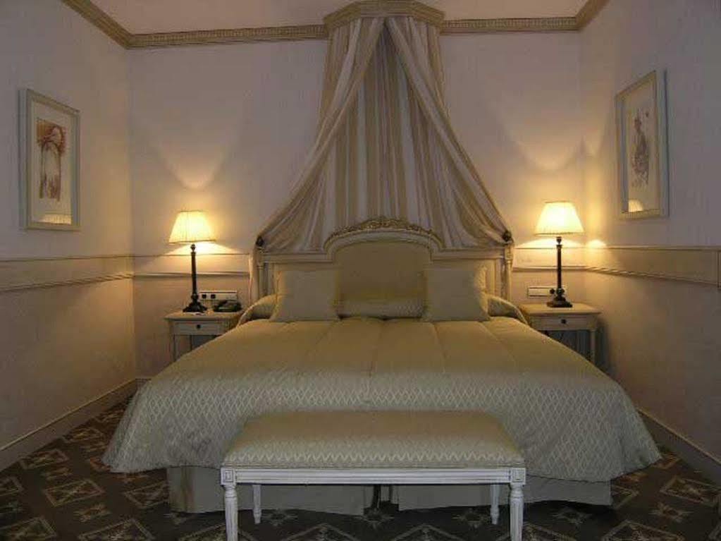 Hotel Eugenia De Montijo, Autograph Collection 5*