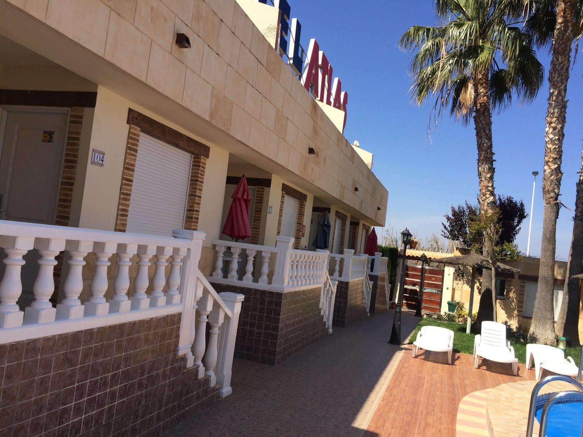 Laguna Salada Apartahotel *