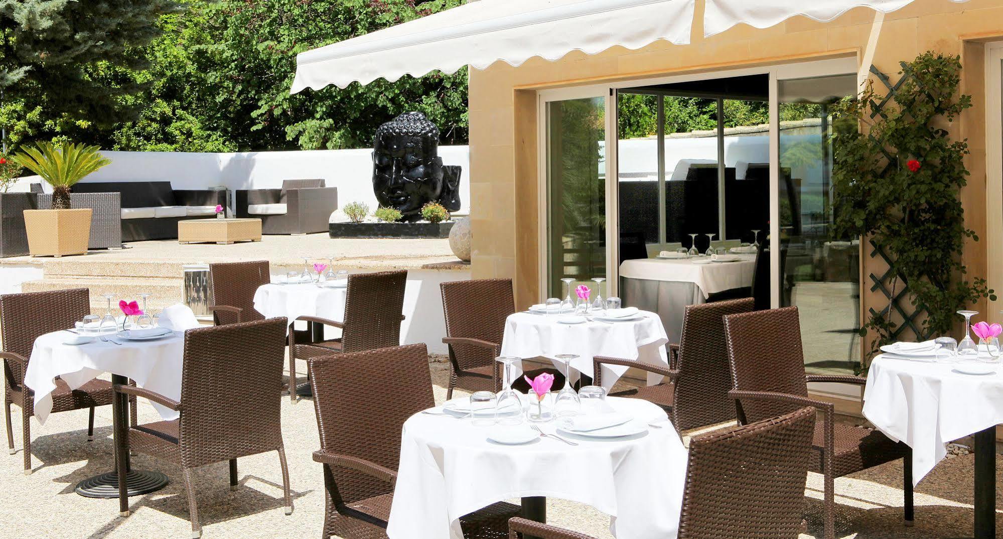 Hotel De 4*