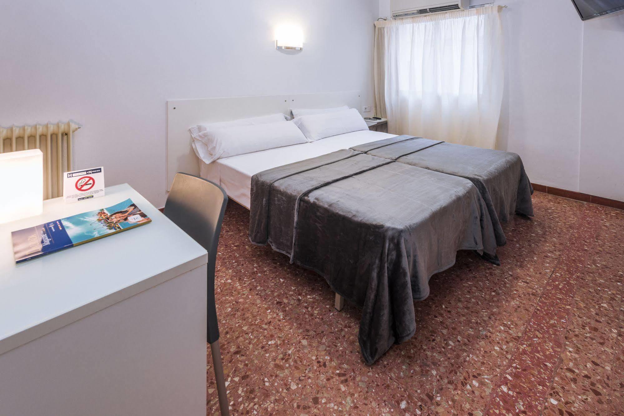 Catalunya Express Hotel 2*
