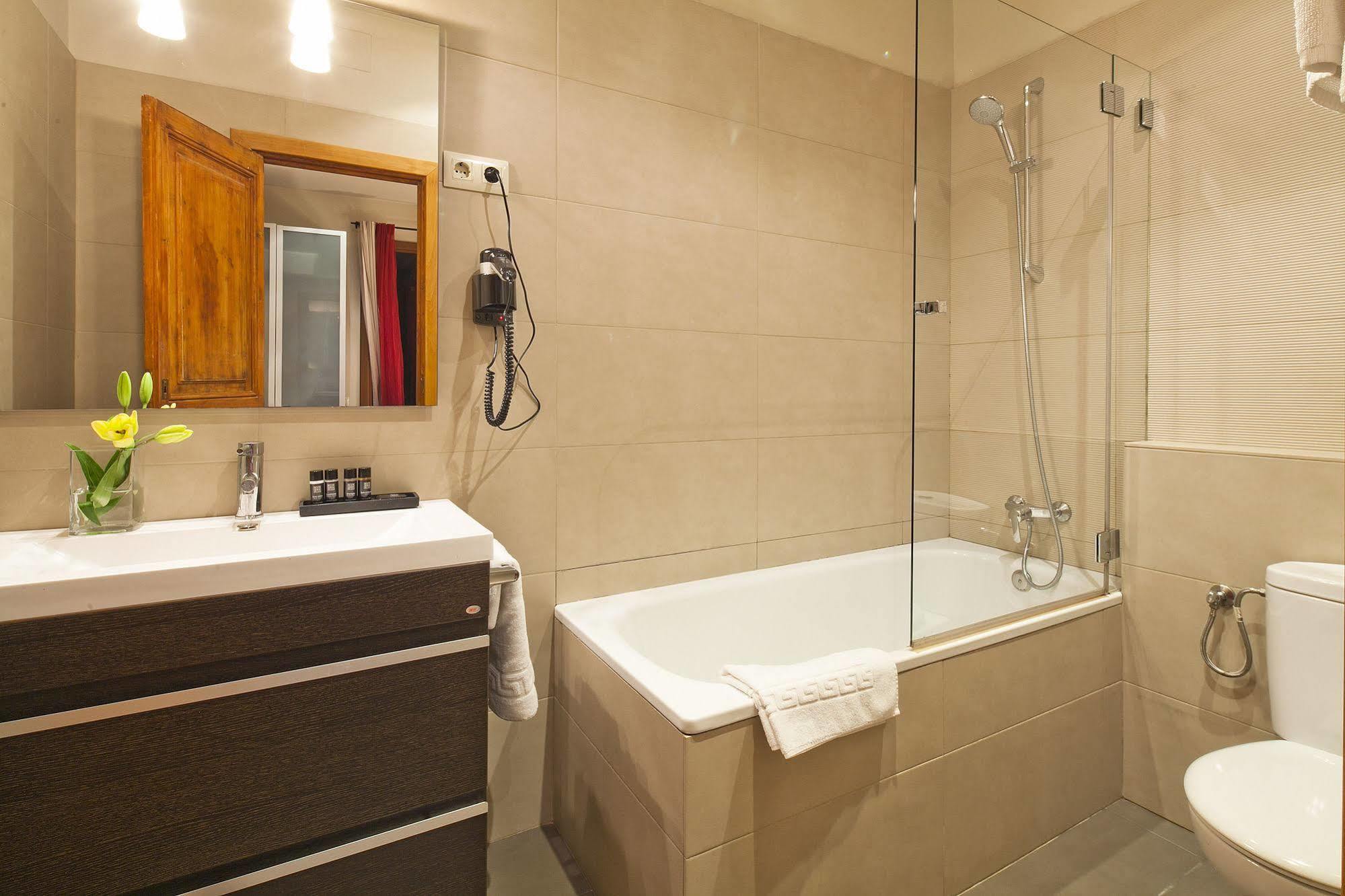 Aspasios Urquinaona Apartment
