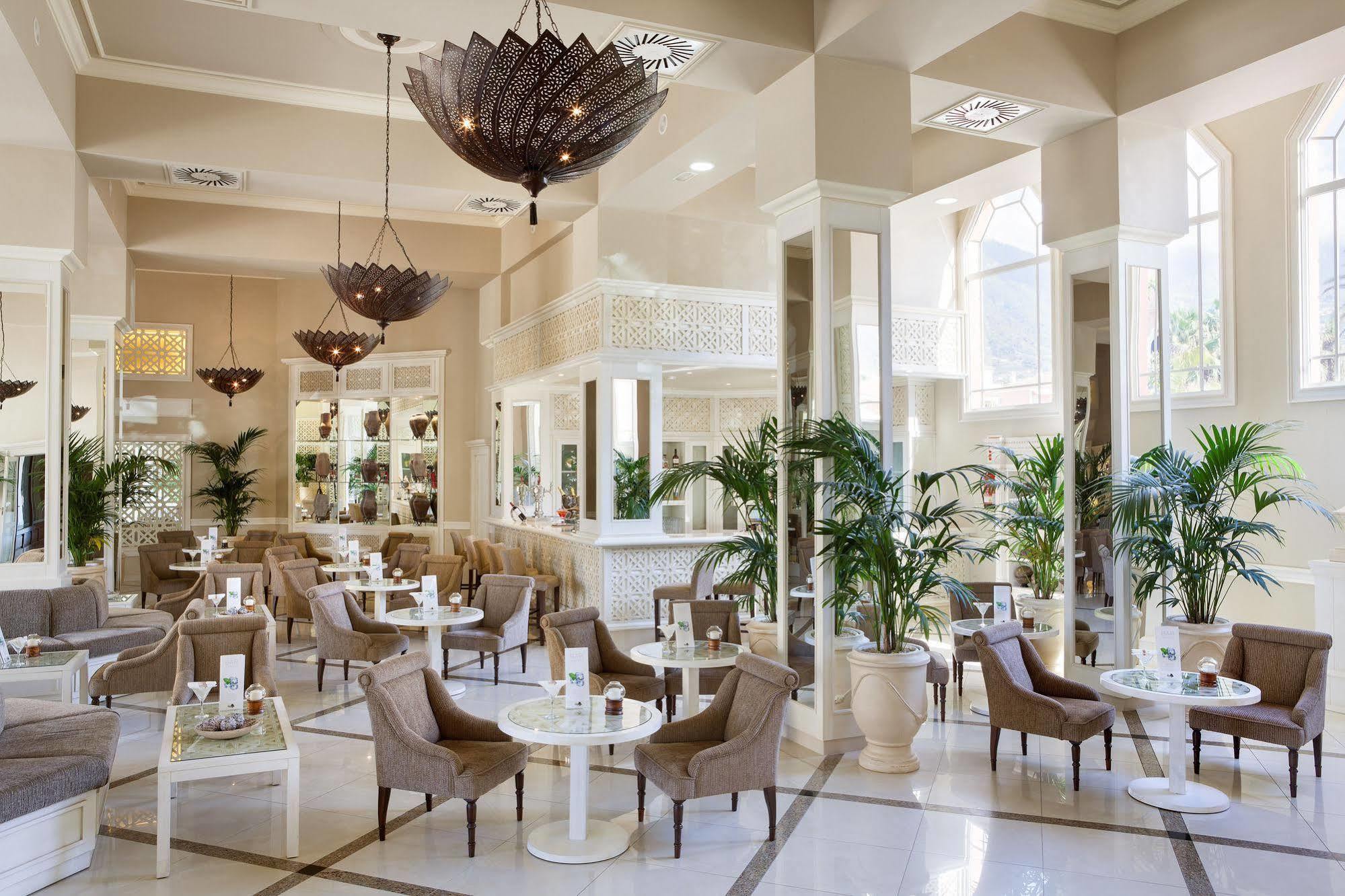 Hotel Riu Garoé