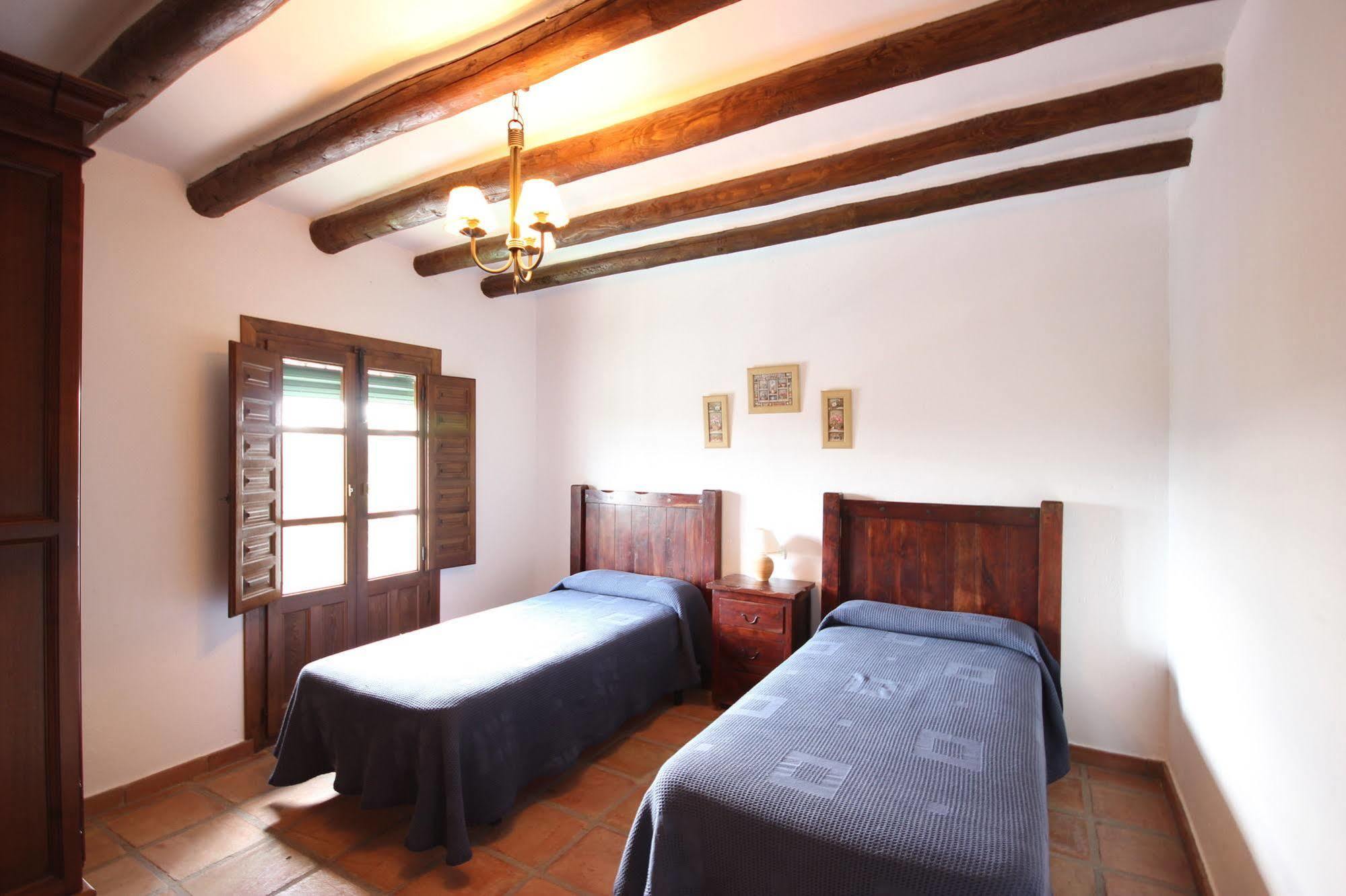 Casas De Cantoblanco Viñuela