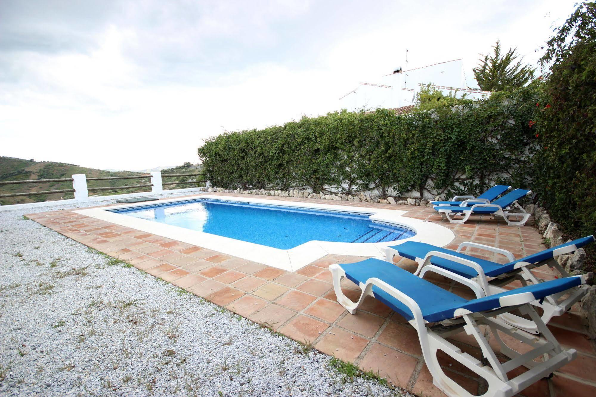 Casas De Cantoblanco Viñuela