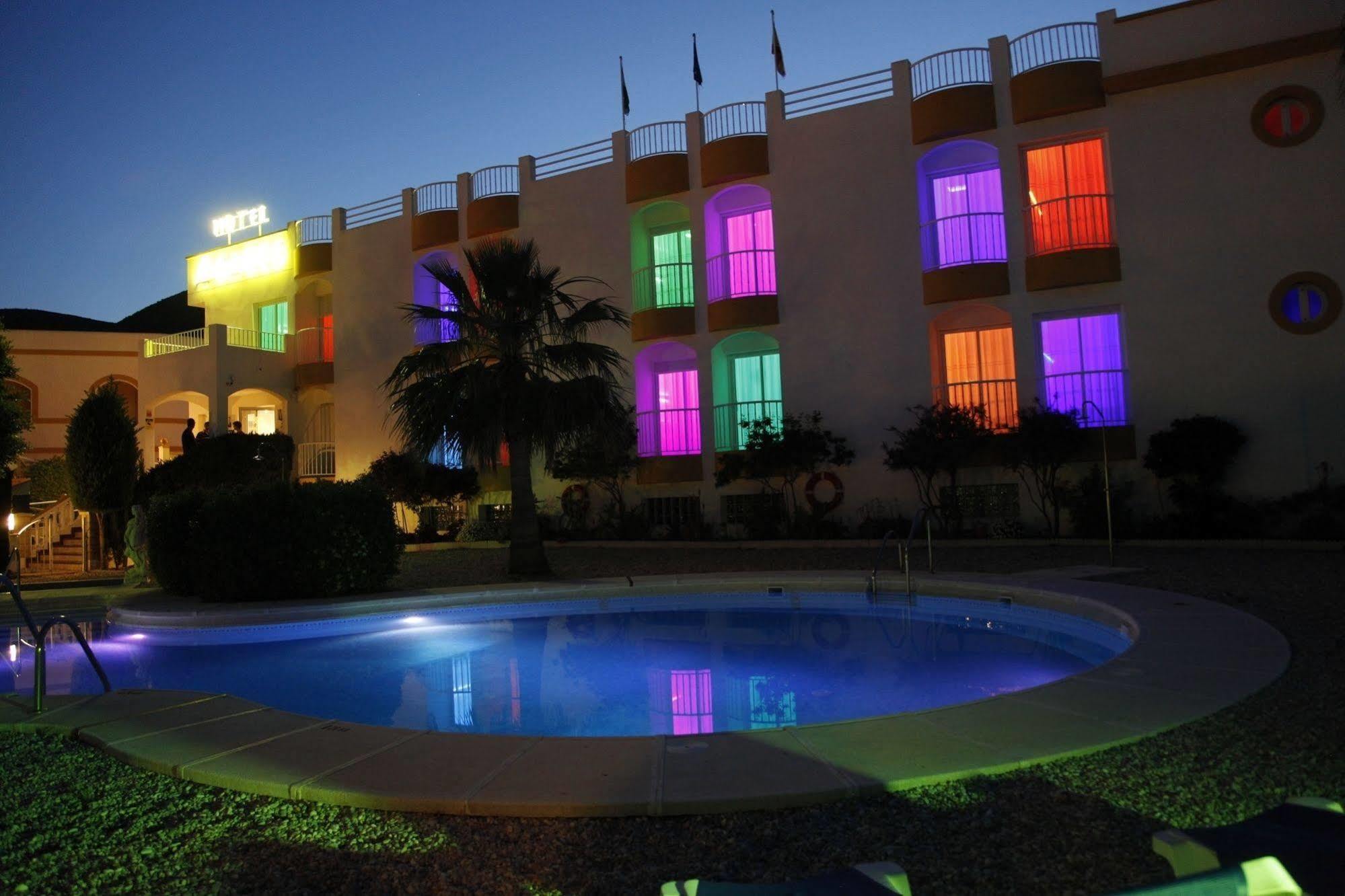 Agades Hotel *