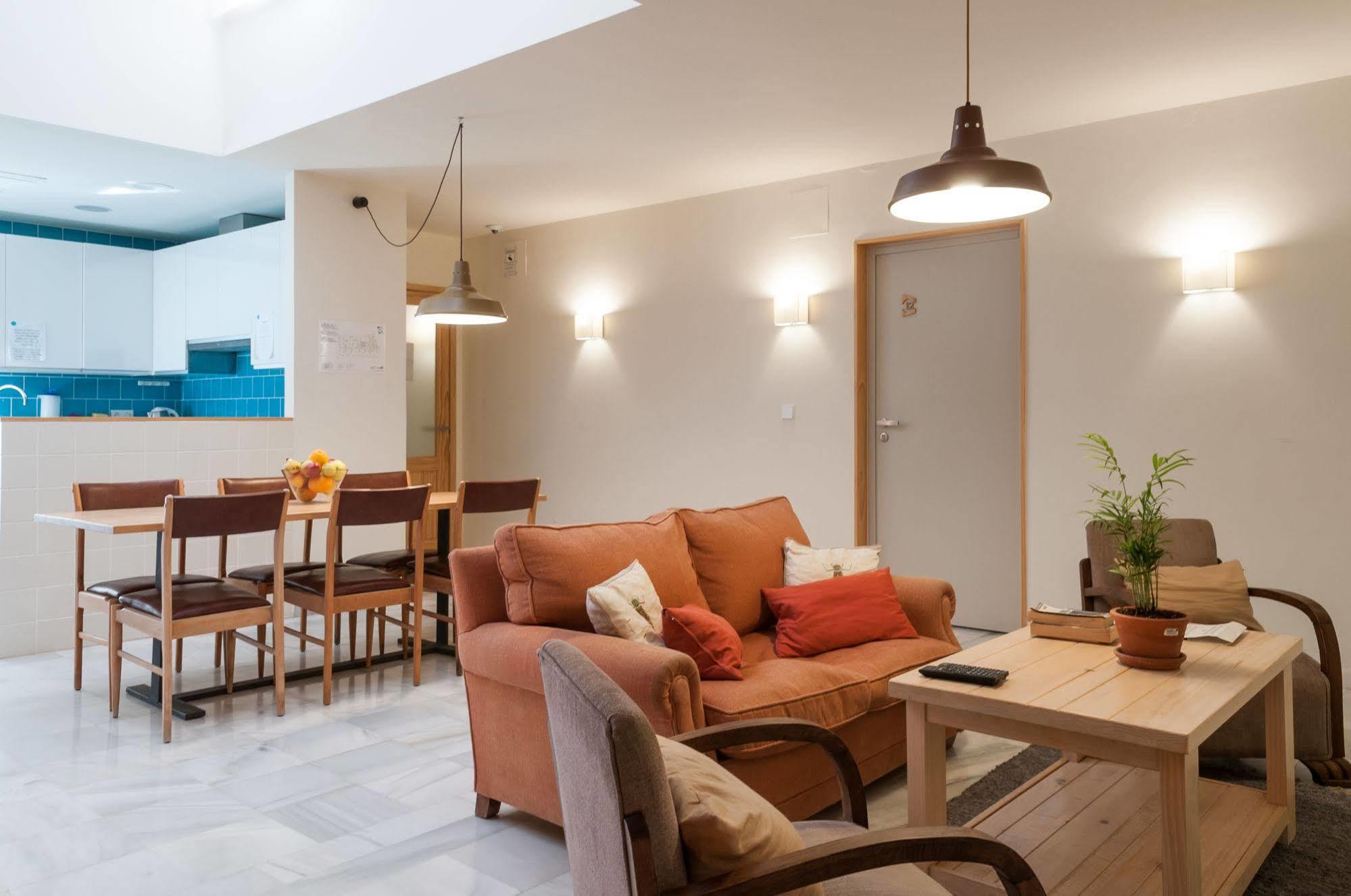 The Nomad Hostel&pension Hostal *