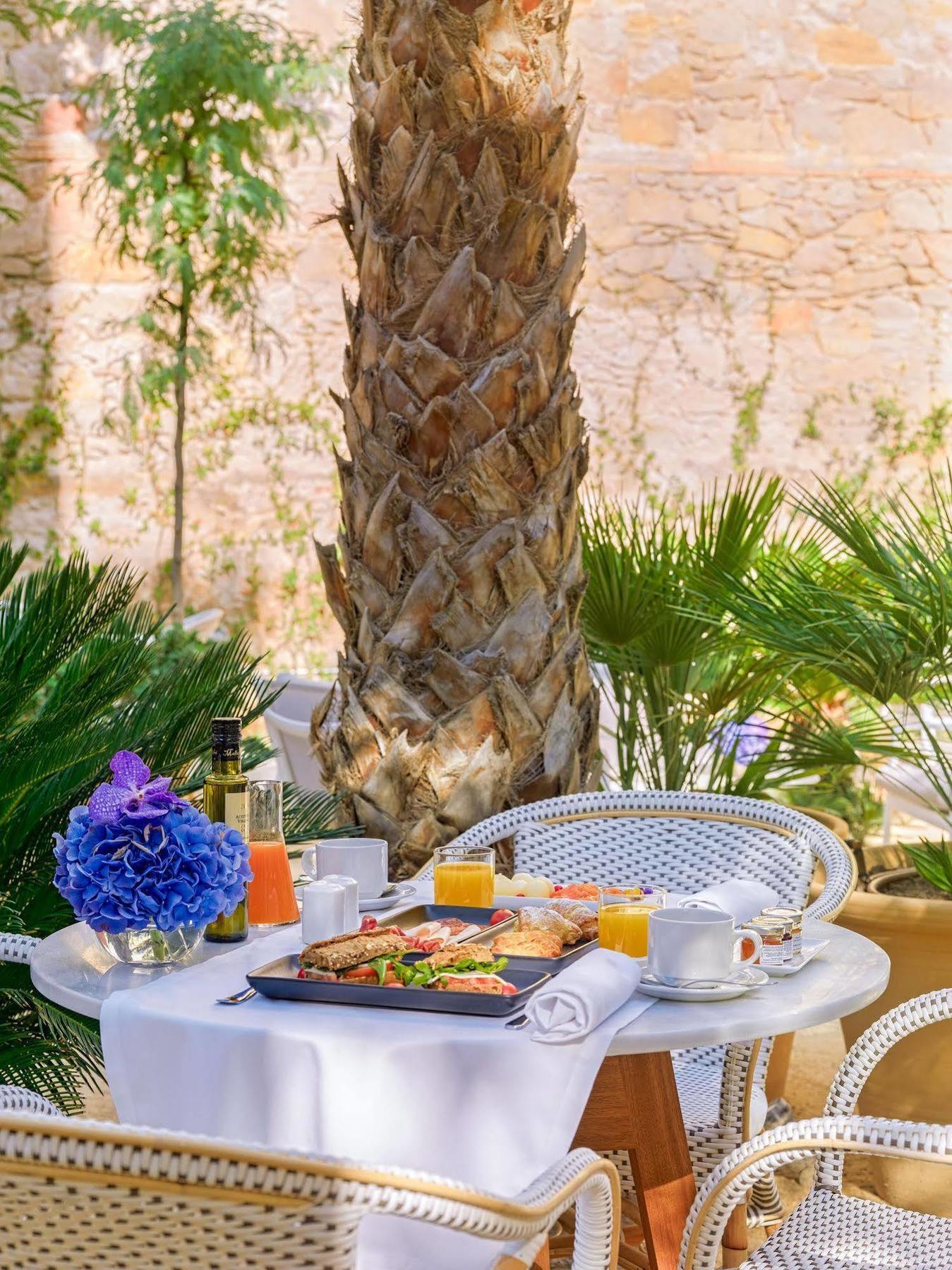 H10 Casa Mimosa 4* Sup 4*
