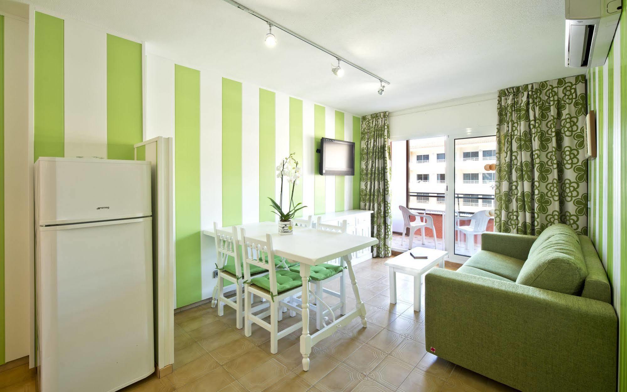 Salles Aparthotel 3*