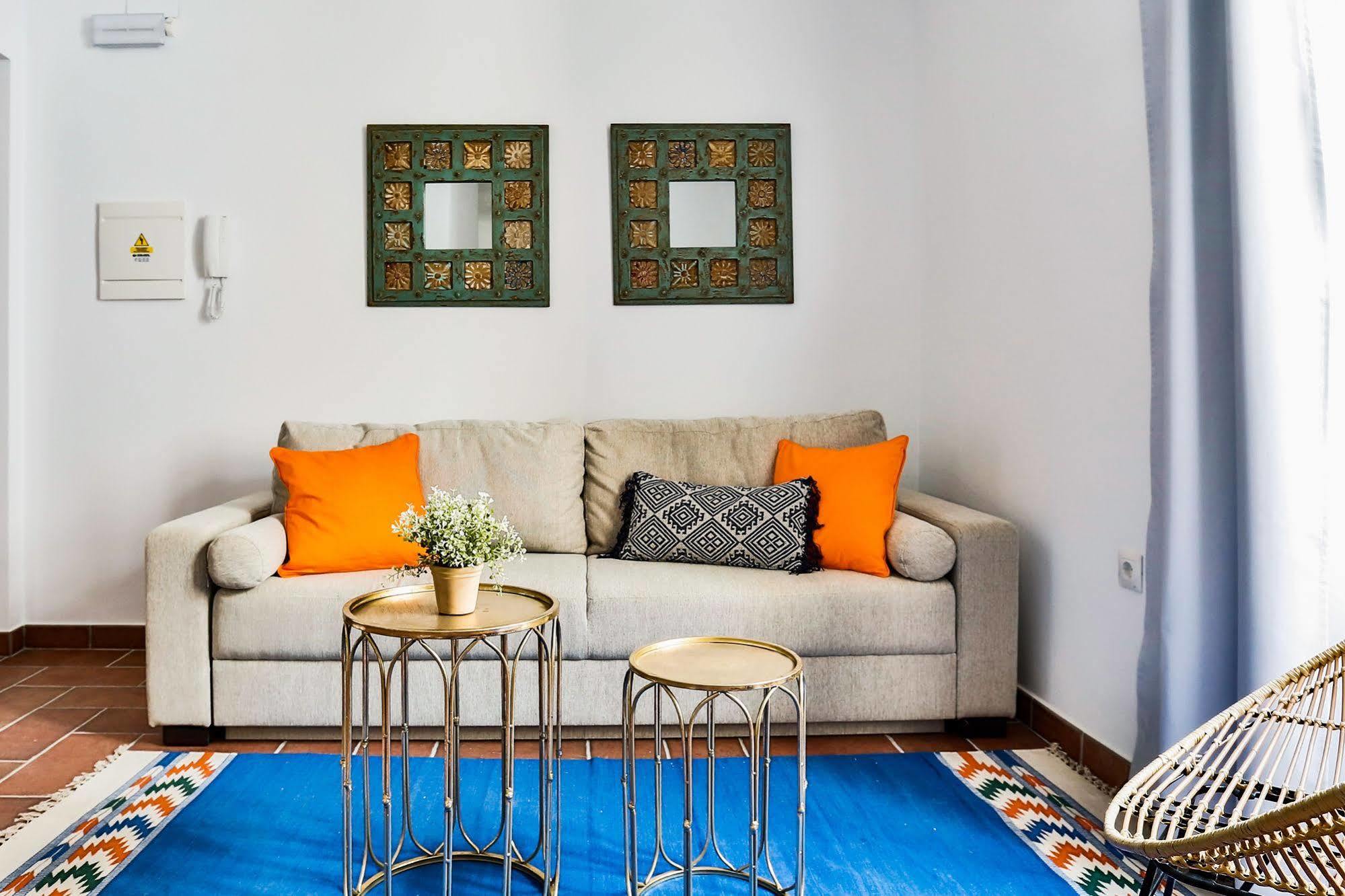 Urban Vida Alcazar Apartment *