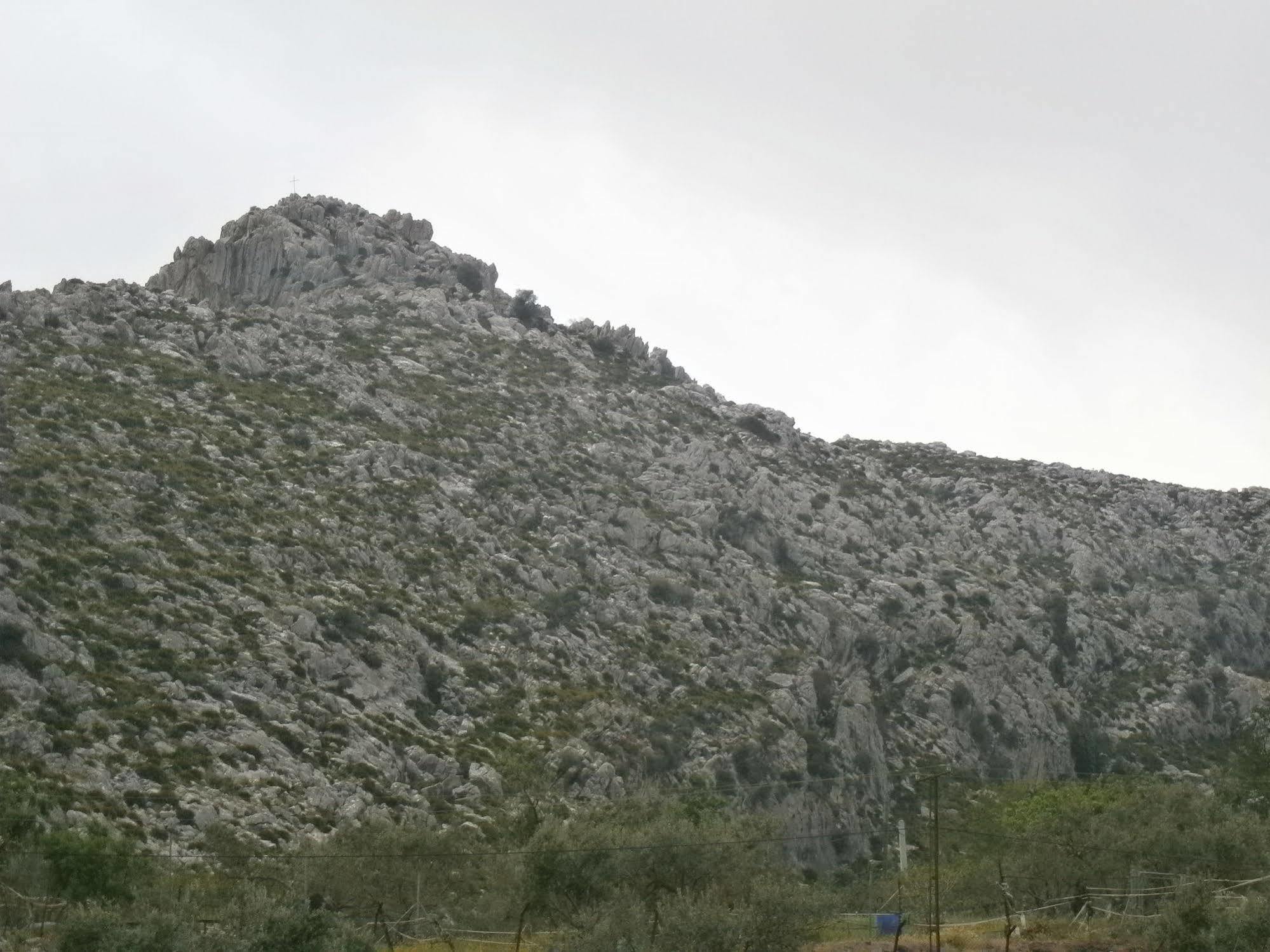 Pensión Vista A La Sierra 2*