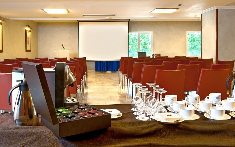 Salles Ciutat Del Prat Barcelona Airport Hotel
