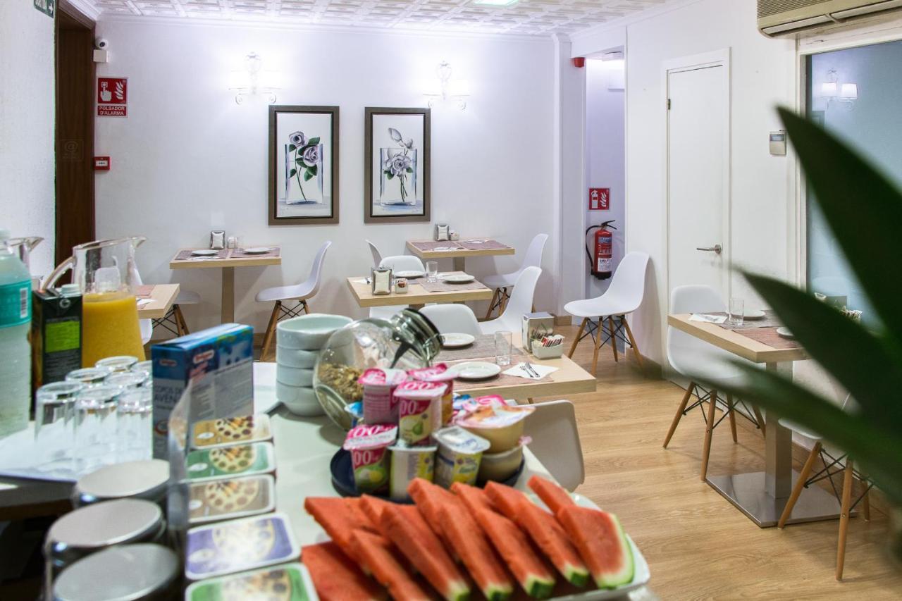 Menurka Hostal *