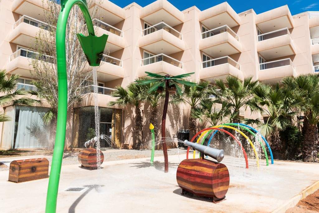 Tropic Garden Apartahotel 4*