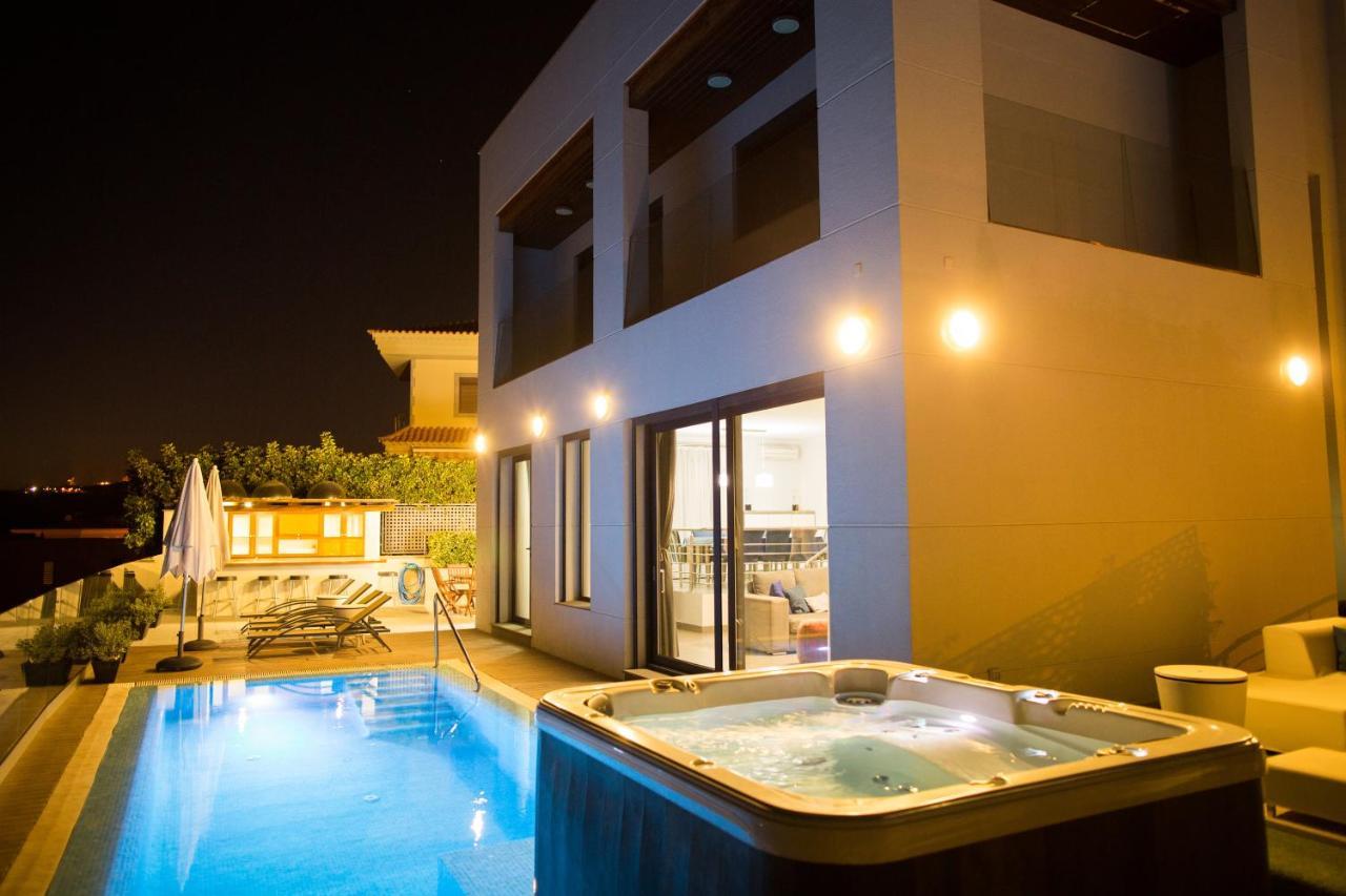 Ananda Vistas Villa *