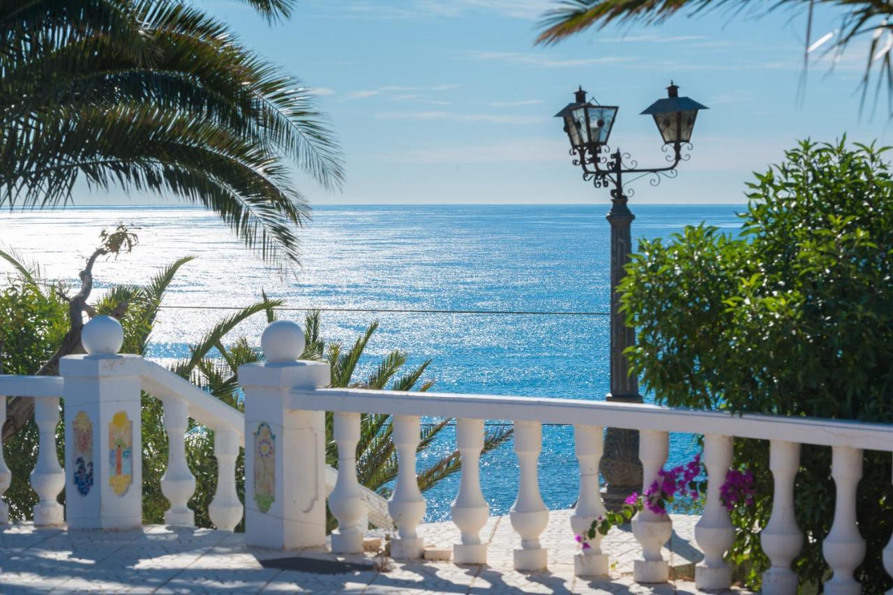 Villa Stunning Carichel Blanc *