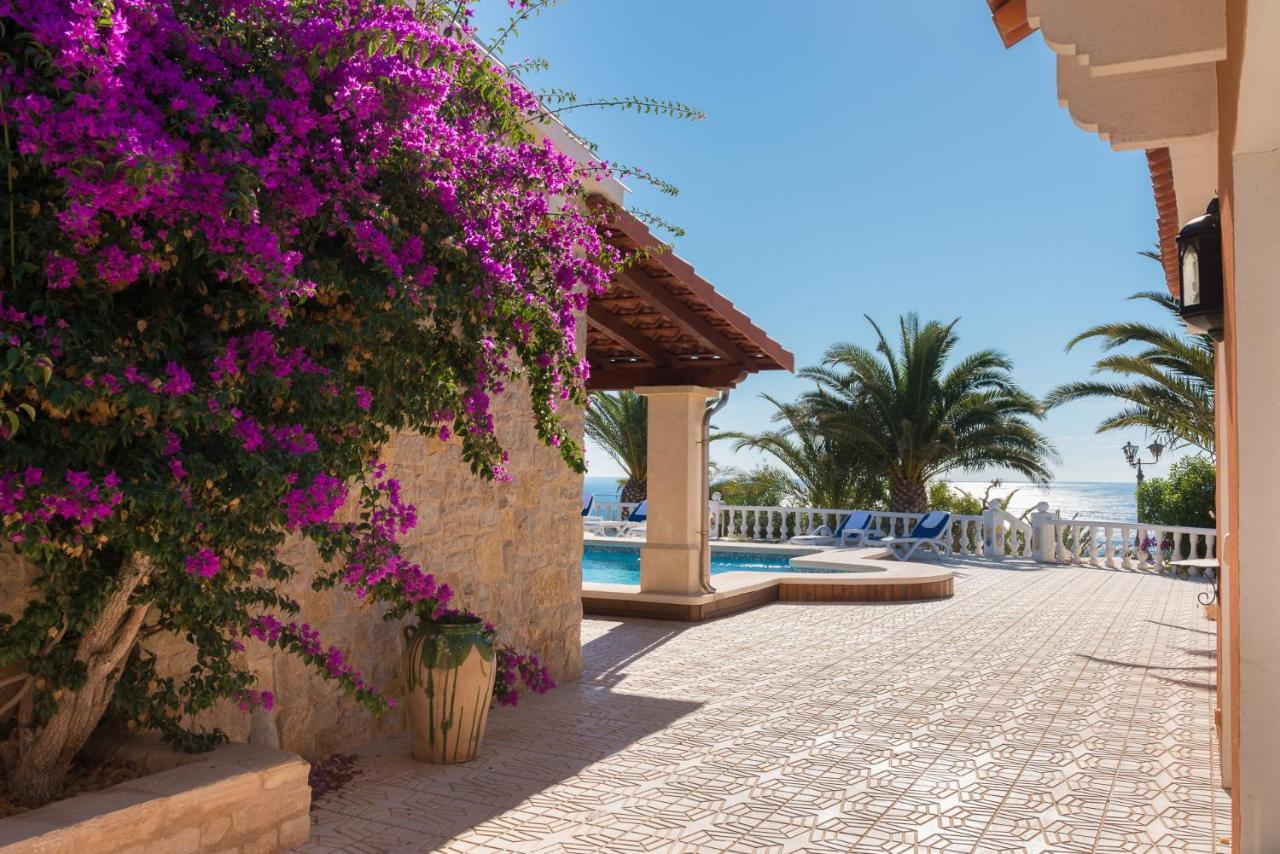 Villa Stunning Carichel Blanc *