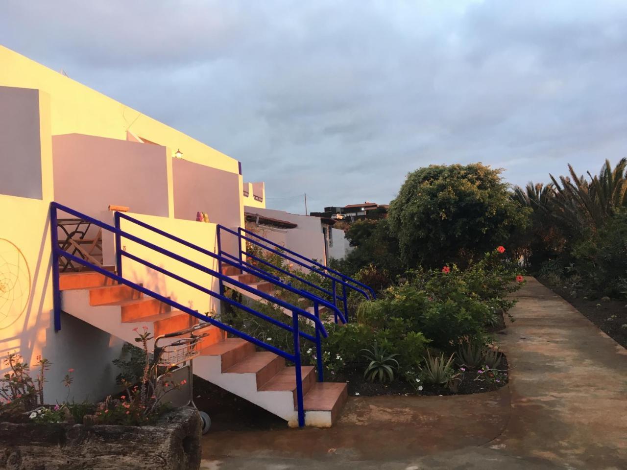 Marina * La Caleta (El Hierro)