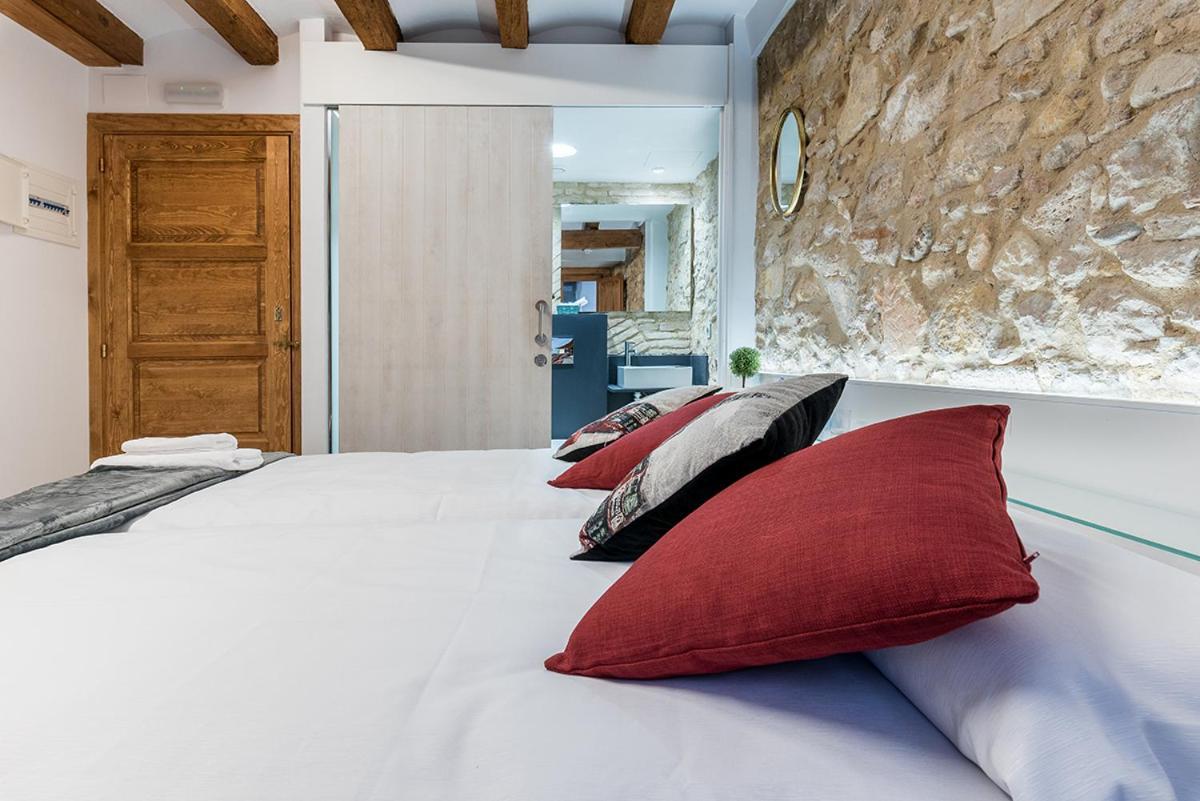 977 Hotel