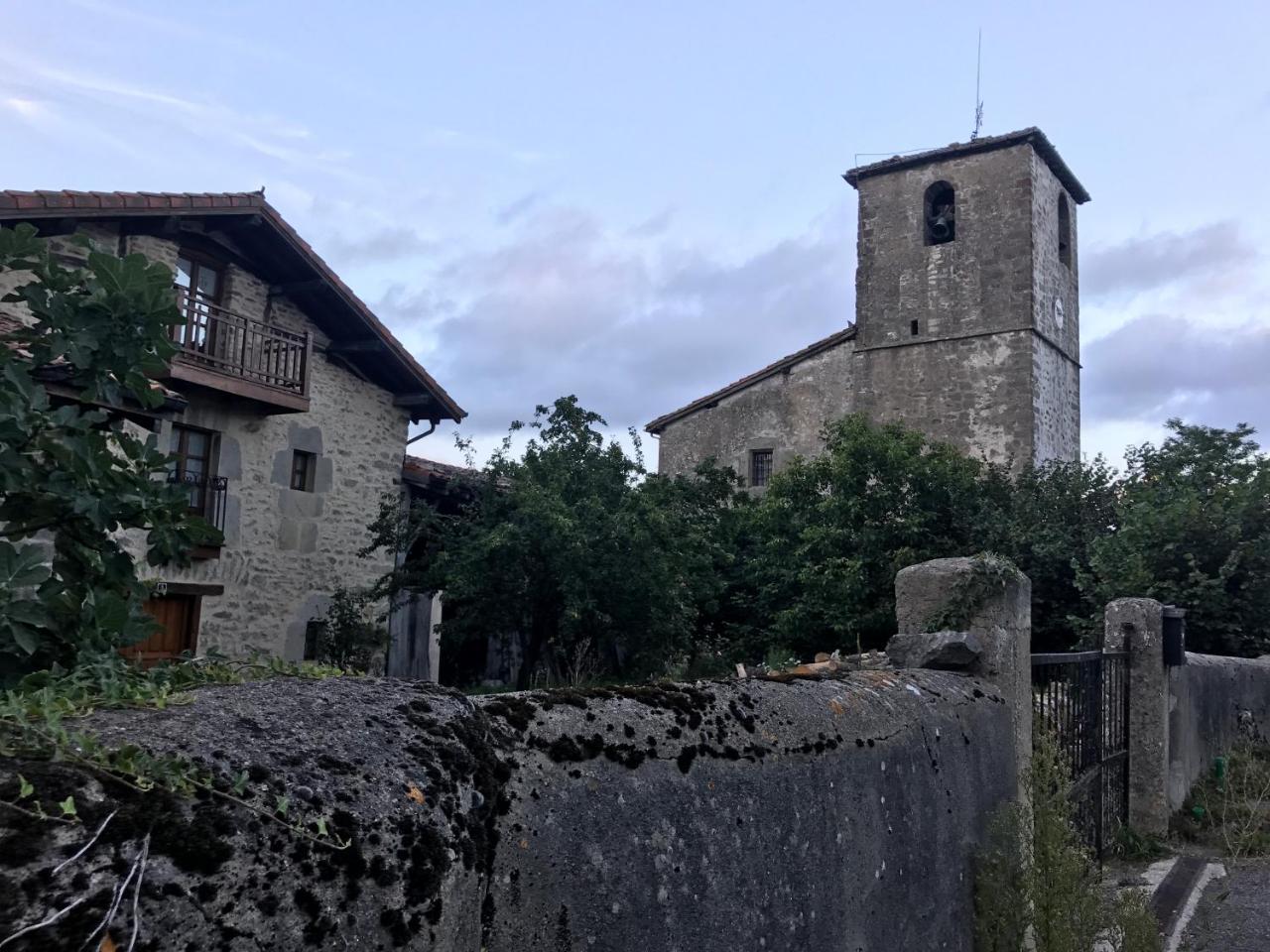 Ulle Gorri * Unza