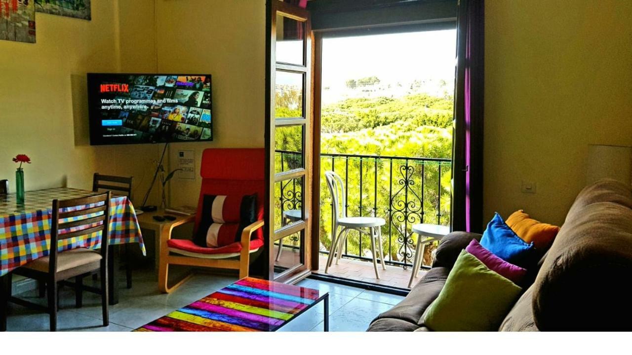 Mansion Alhamar - 2 Bedroom, Frontline Beach, Mountain Views, Full Size Pool, Tennis Courts, Close To Shops, On-site Bar & Chiringuito Apartamento Sitio de Calahonda