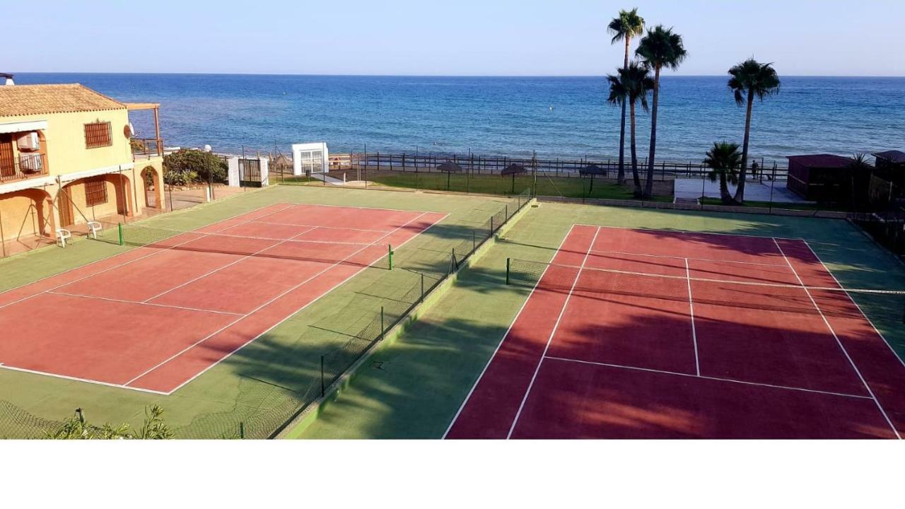Apartamento Mansion Alhamar - 2 Bedroom, Frontline Beach, Mountain Views, Full Size Pool, Tennis Courts, Close To Shops, On-site Bar & Chiringuito