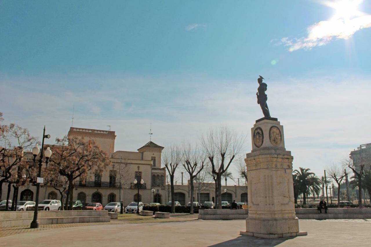 Port Plaza *