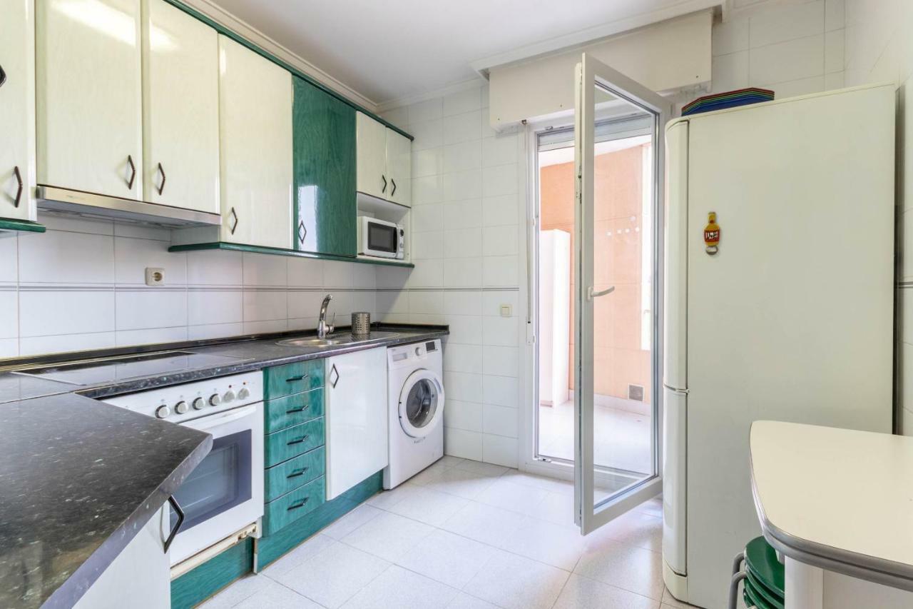 With Parking By Aston Apartamento Urduliz