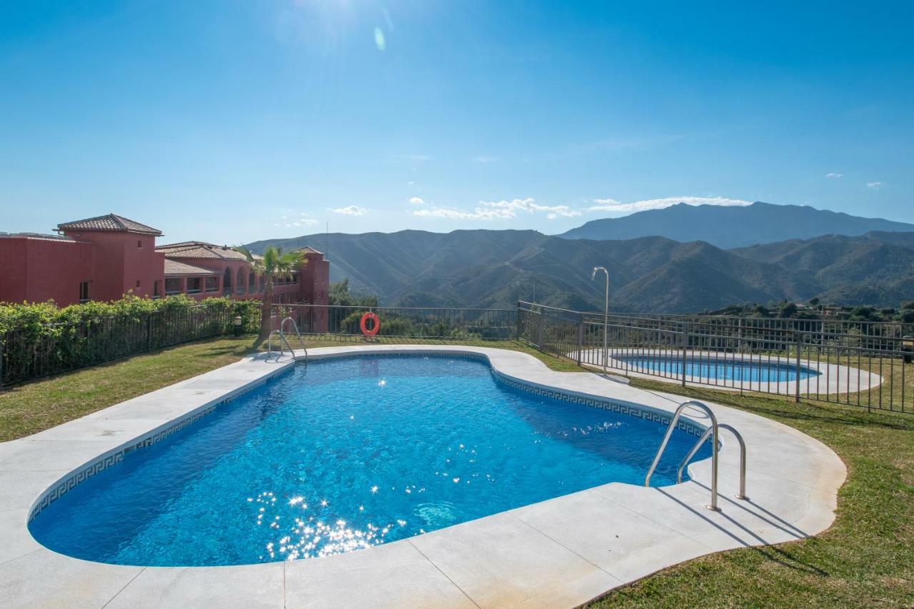 Apartamento Sea View With Private Garden And Jacuzzi In Balcones Del Lago, Istan *