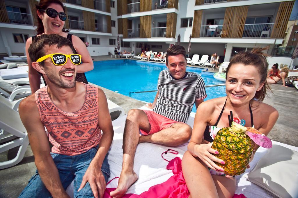 Ryans - Only Adults Apartahotel