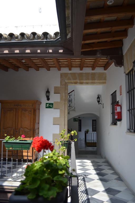 Casa Palacio De Leones *