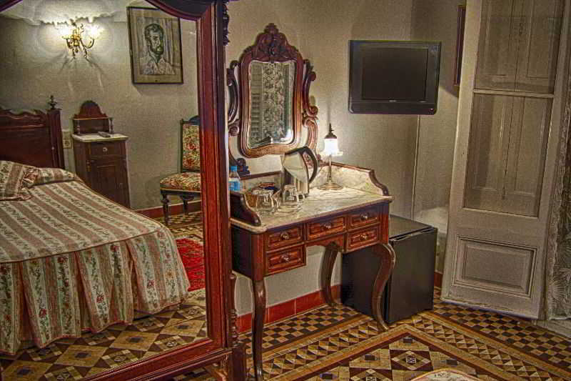 Hotel Medium Renaixenca *