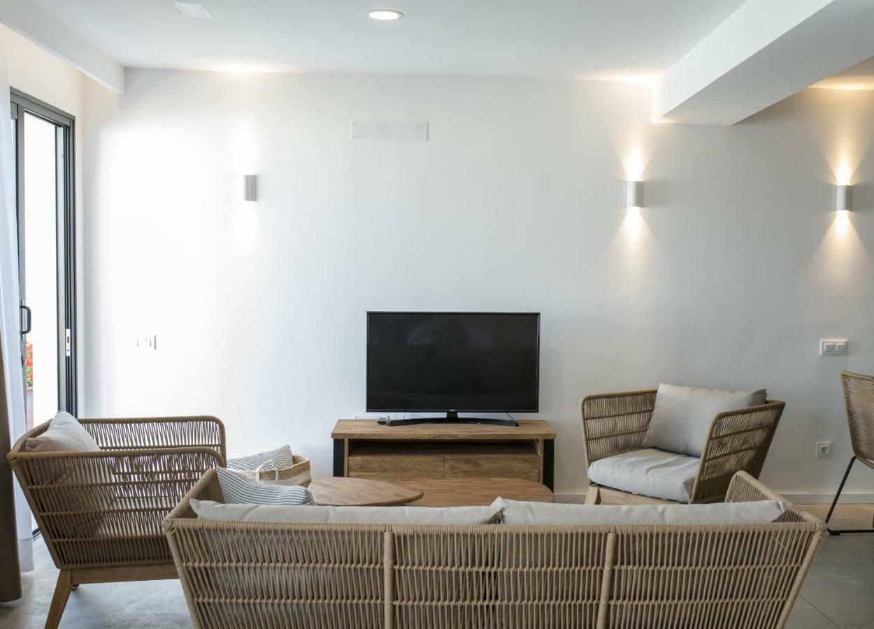 Edem Iii Apartamento De Diseno Piscina Climatizada By Lightbooking Telde