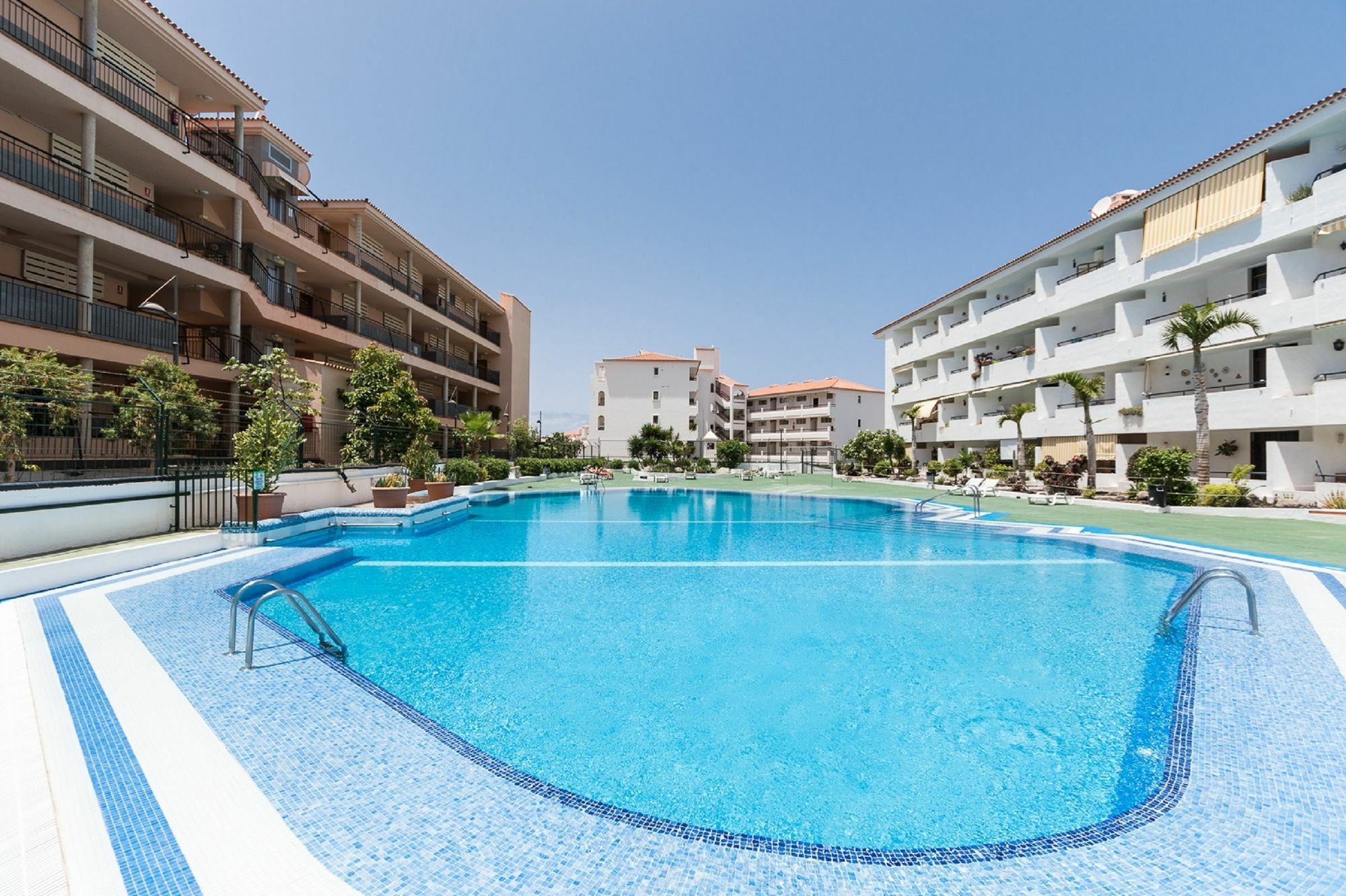 Summerland Apartment *