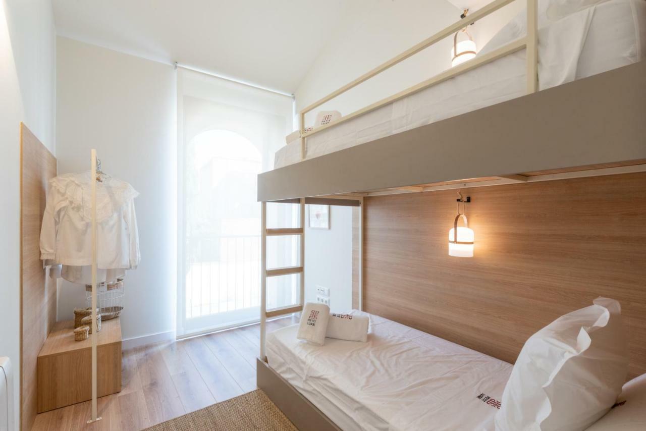 Petit Luxe Tobella Esquerra Terrassa