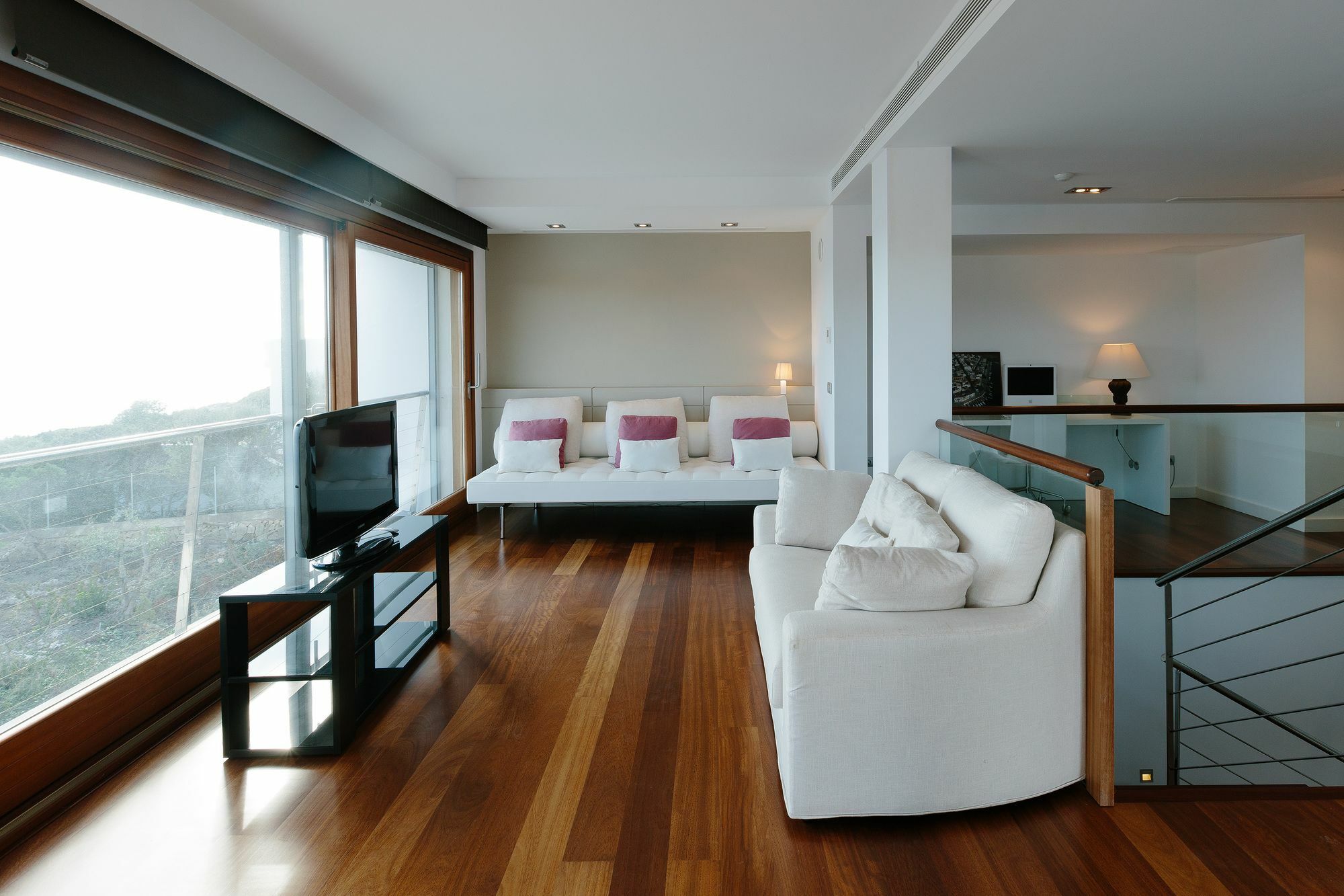 Sea Front Luxurious Villa *