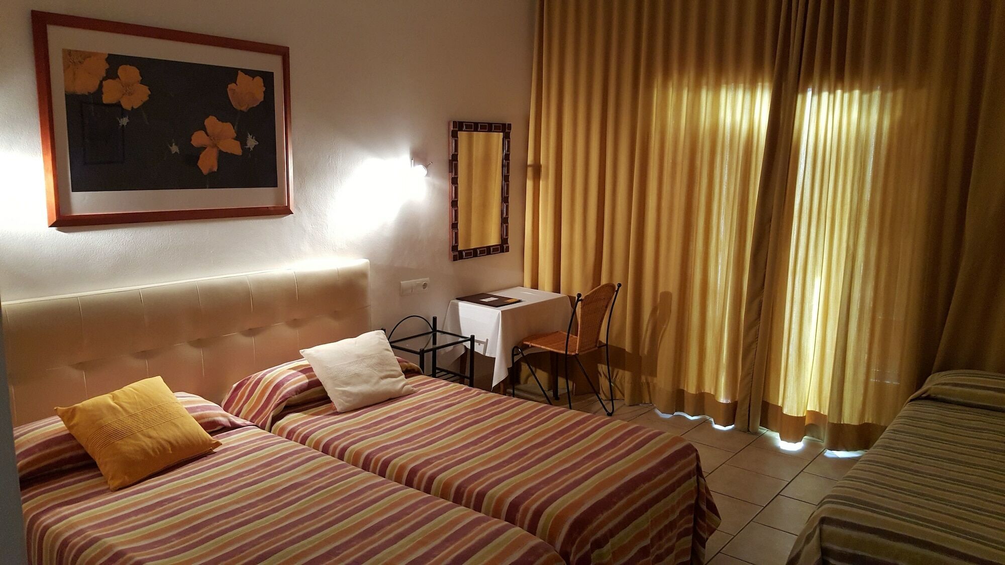 Residencia Catalina Guest house