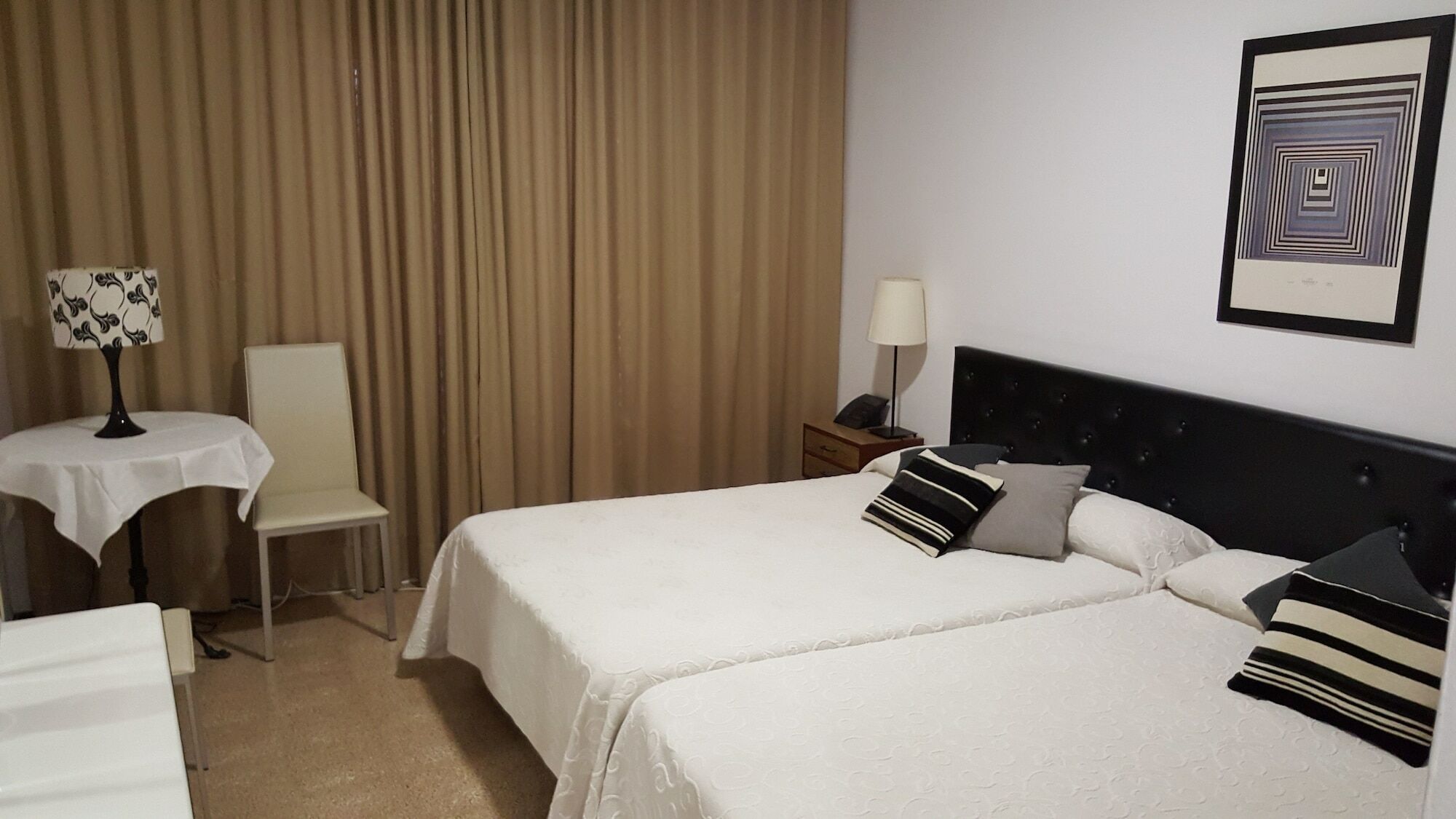 Residencia Catalina Guest house